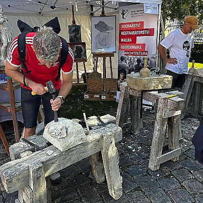 Úspěšná akce „Od řemesla k technologiím“ oživila zahrady Úřadu vlády ČR. AMSP ČR děkuje zapojeným cechům za skvělou prezentaci